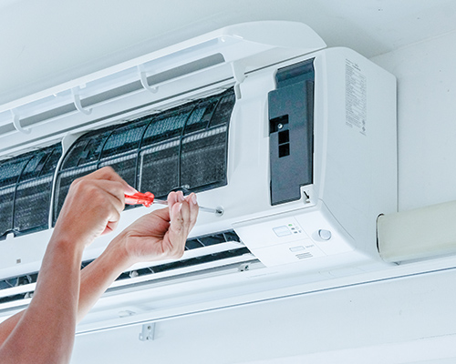 Nos techniciens sont formés sur la maintenance et l'entretien des clim